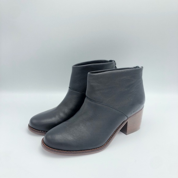 Toms Shoes - Toms LEILA BOOTIE black leather cute sz 5.5